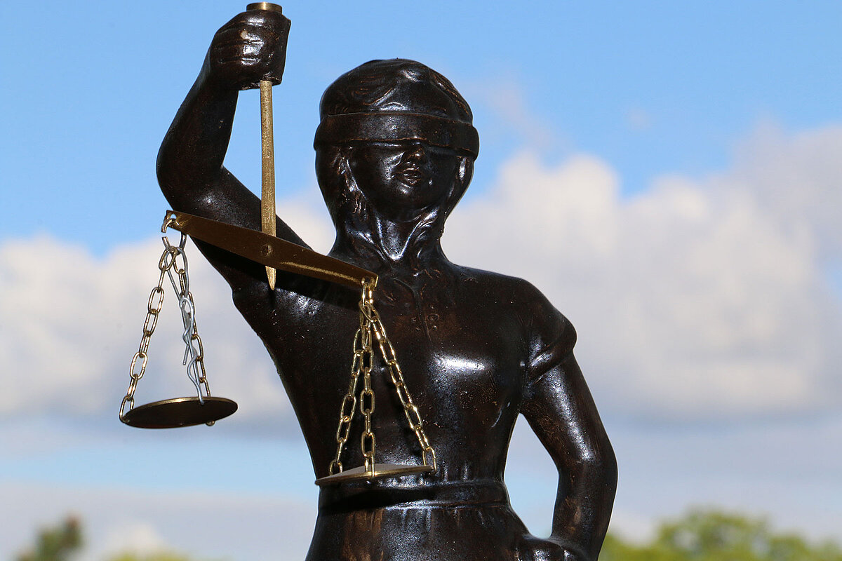 Justitia Justitia mit Waage und Augenbinde